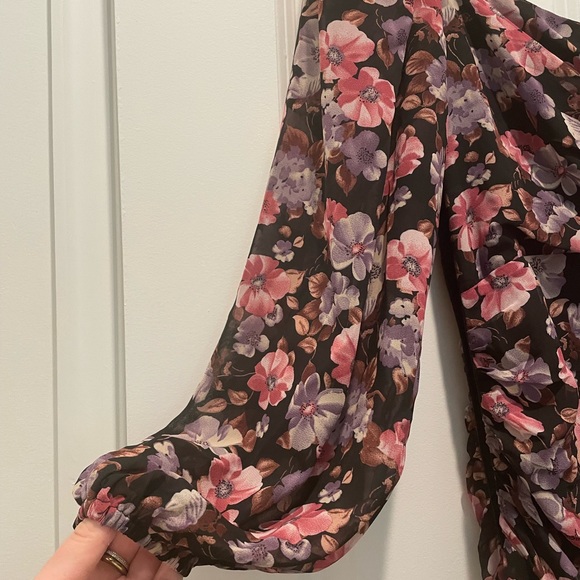 ASTR The Label - Athens Floral Ruched Midi Dress - Picture 6 of 9